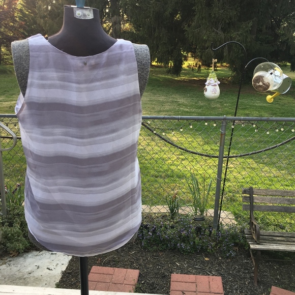 Top - Picture 2 of 2